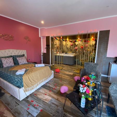Bed and Breakfast Cosmic Jacuzzi à Arles Extérieur photo
